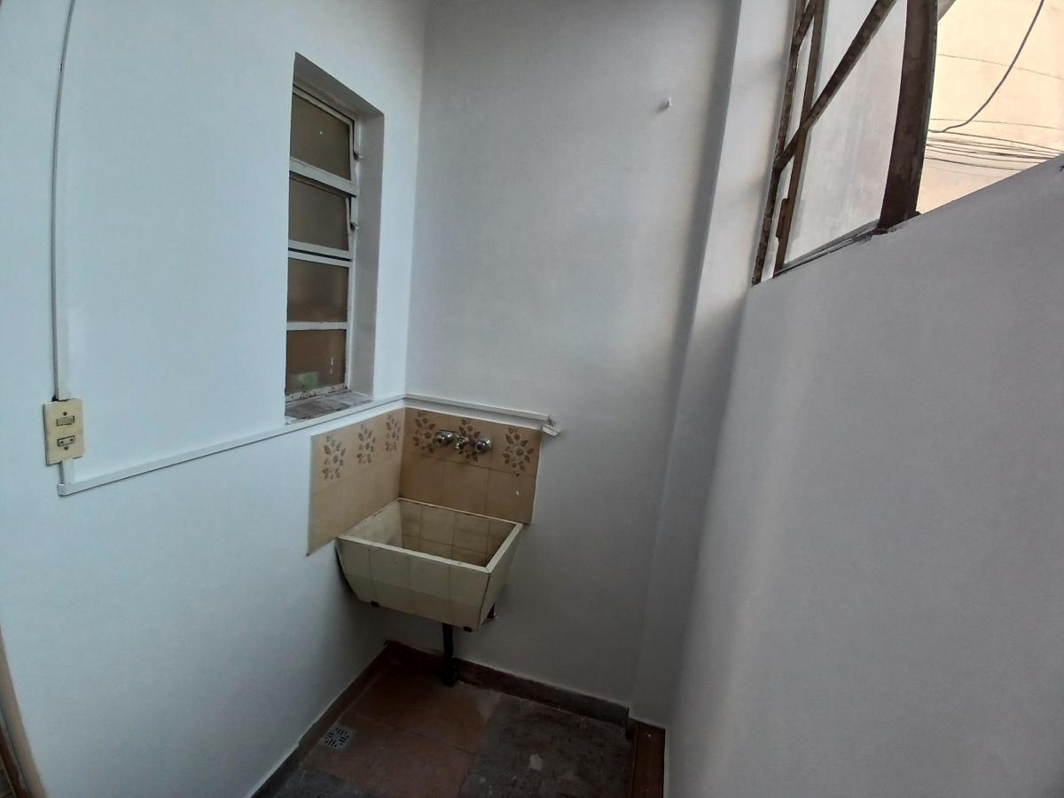 Foto de VENTA INMEDIATA - Depto 3 amb. en pleno centro de Lanusita - Ps. 2 x, imagen 2