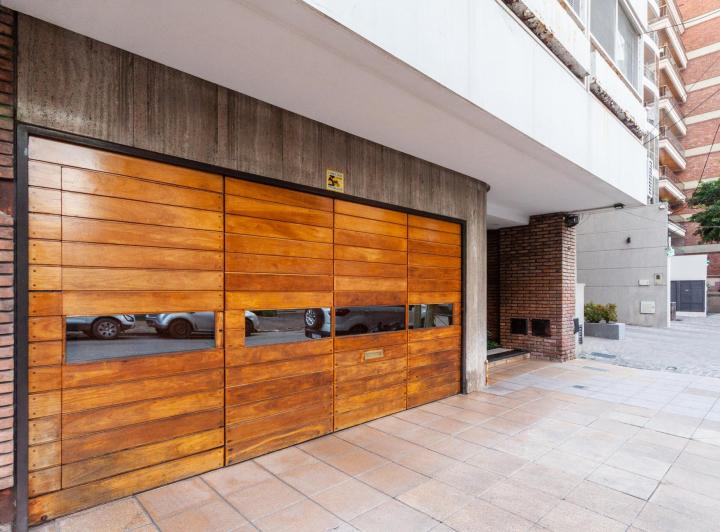 Venta Departamento 4 amb. con cochera y balcon aterrazado, todo modernizado  1