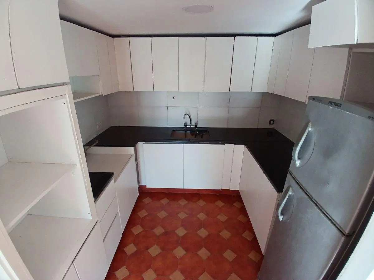 Venta Importante Propiedad en 3 plantas - Ideal 2 Familias o destino Profesional 2