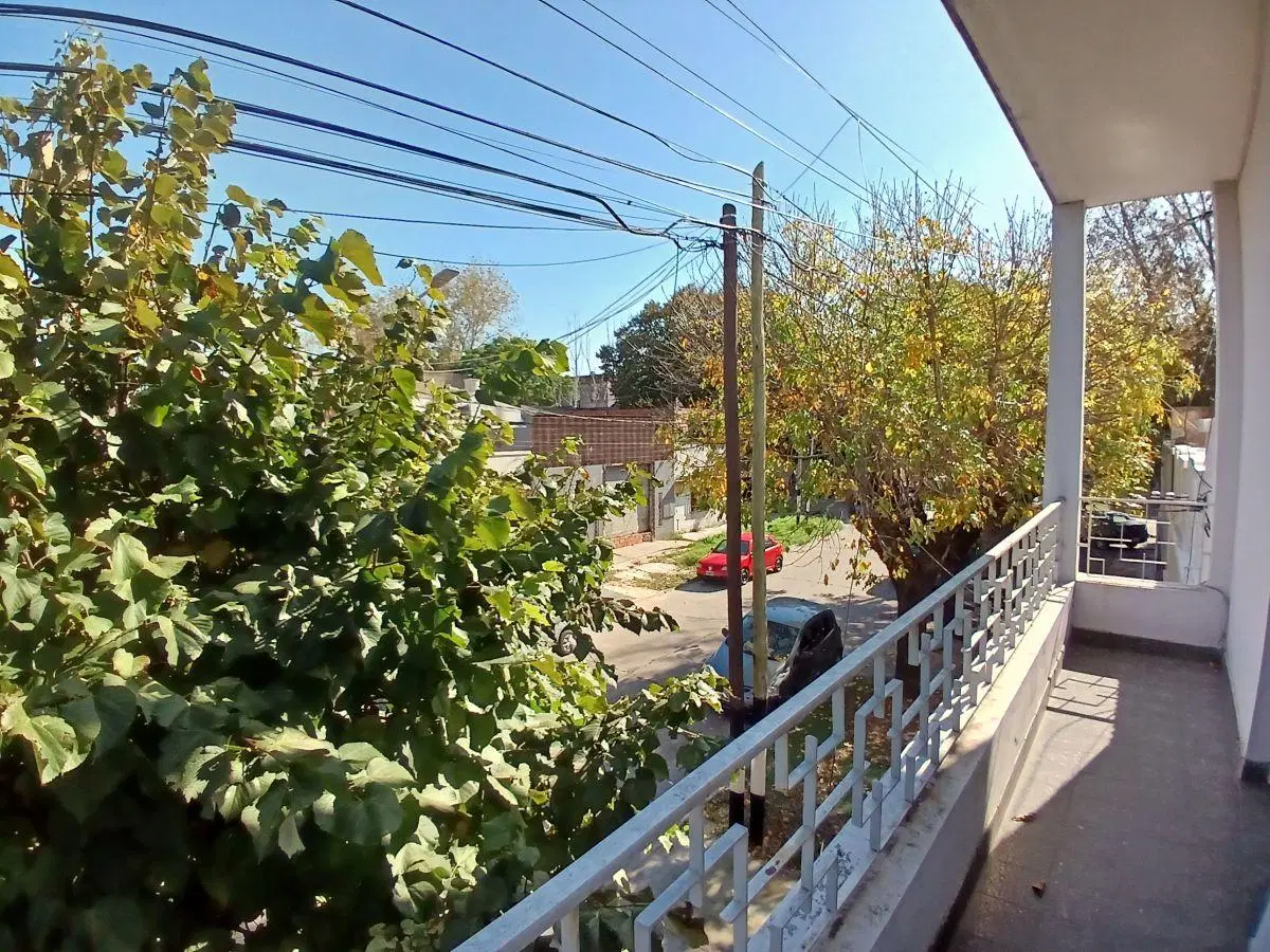 Venta Importante Propiedad en 3 plantas - Ideal 2 Familias o destino Profesional 5