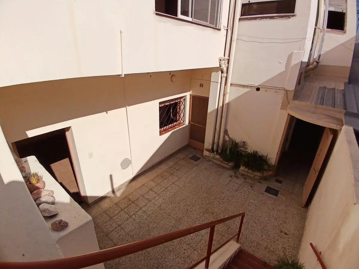 Venta Importante Propiedad en 3 plantas - Ideal 2 Familias o destino Profesional 3