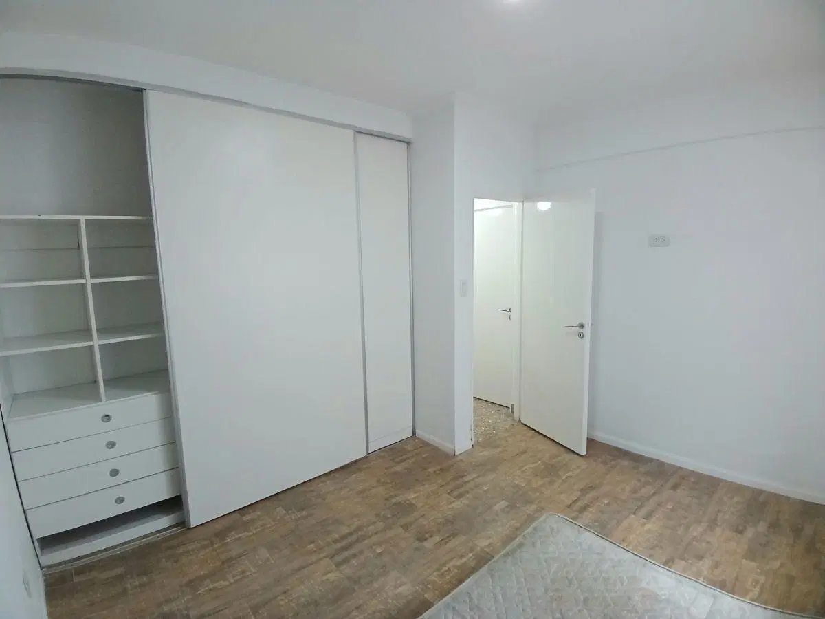 Venta PH 3 Amb. Amplio. A Estrenar c/ Cochera. a 3 C/ de Av. H. Yrigoyen al 3700 3