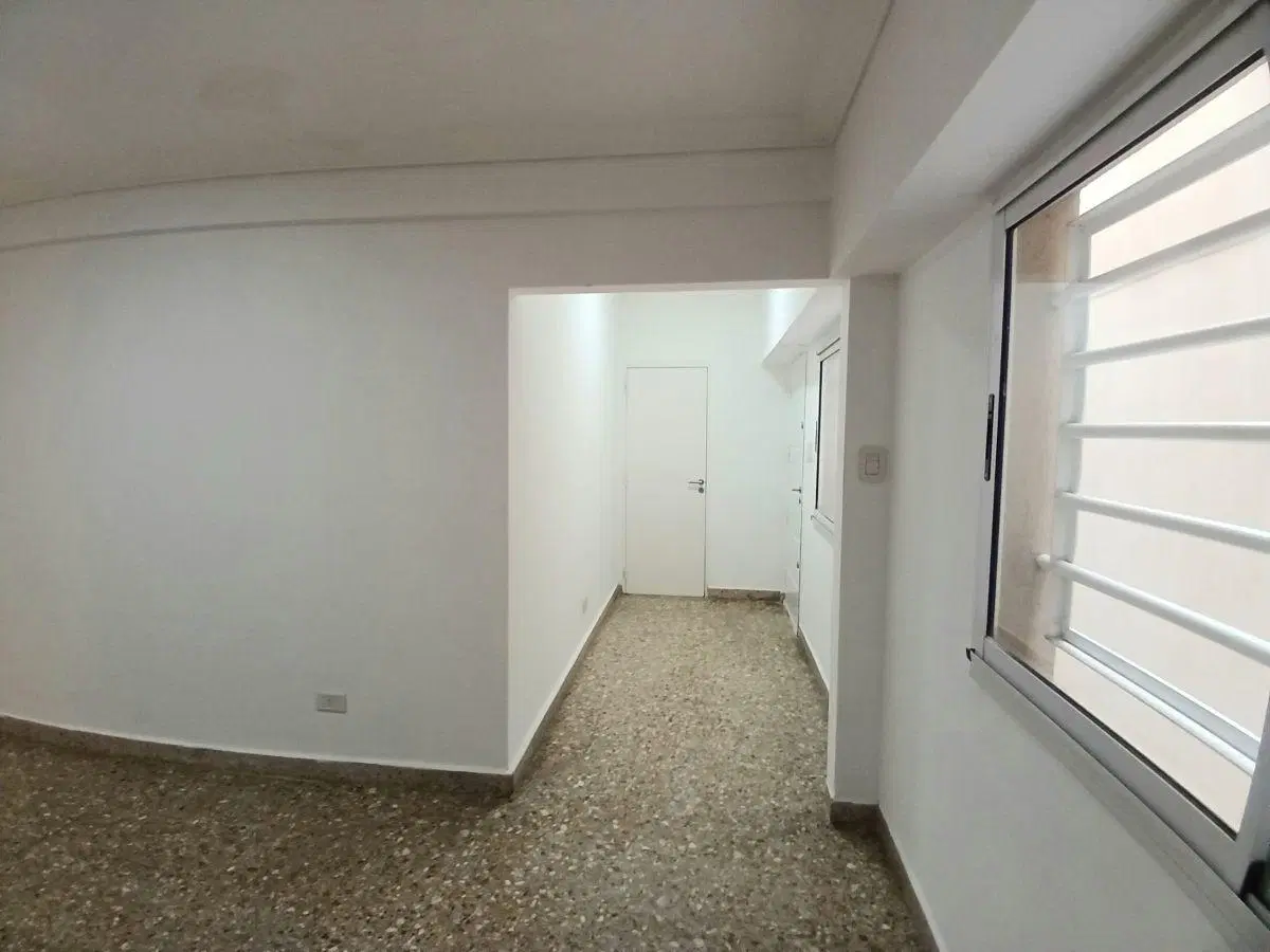 Venta PH 3 Amb. Amplio. A Estrenar c/ Cochera. a 3 C/ de Av. H. Yrigoyen al 3700 1