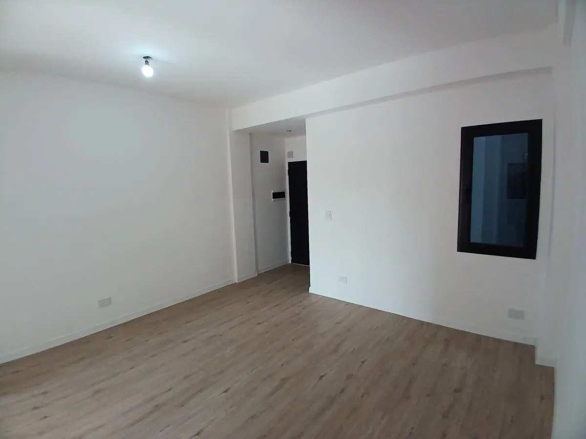 VENTA 2 amb. a estrenar con Balcón al frente Cochera cubierta y fija en el corazón de Lanusita 5