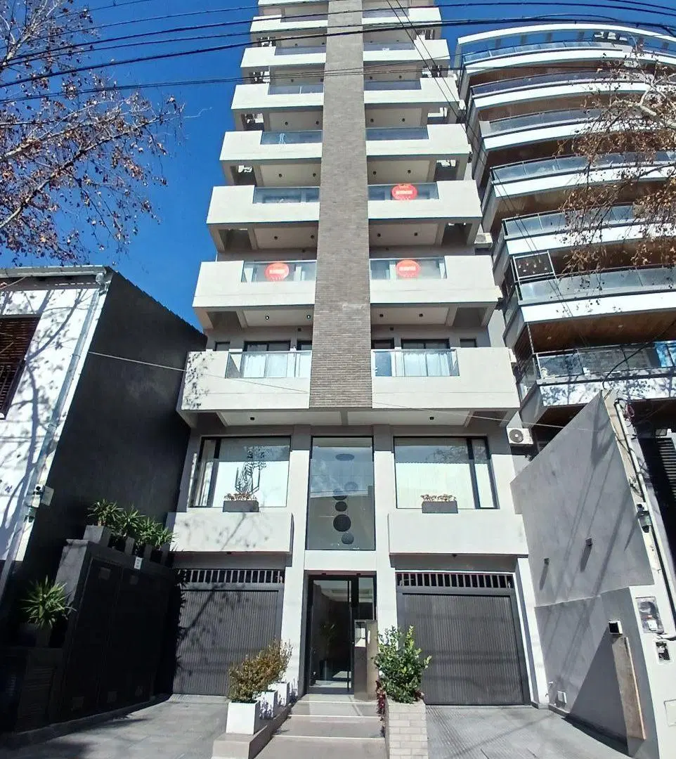 VENTA 2 amb. a estrenar con Balcón al frente Cochera cubierta y fija en el corazón de Lanusita 3