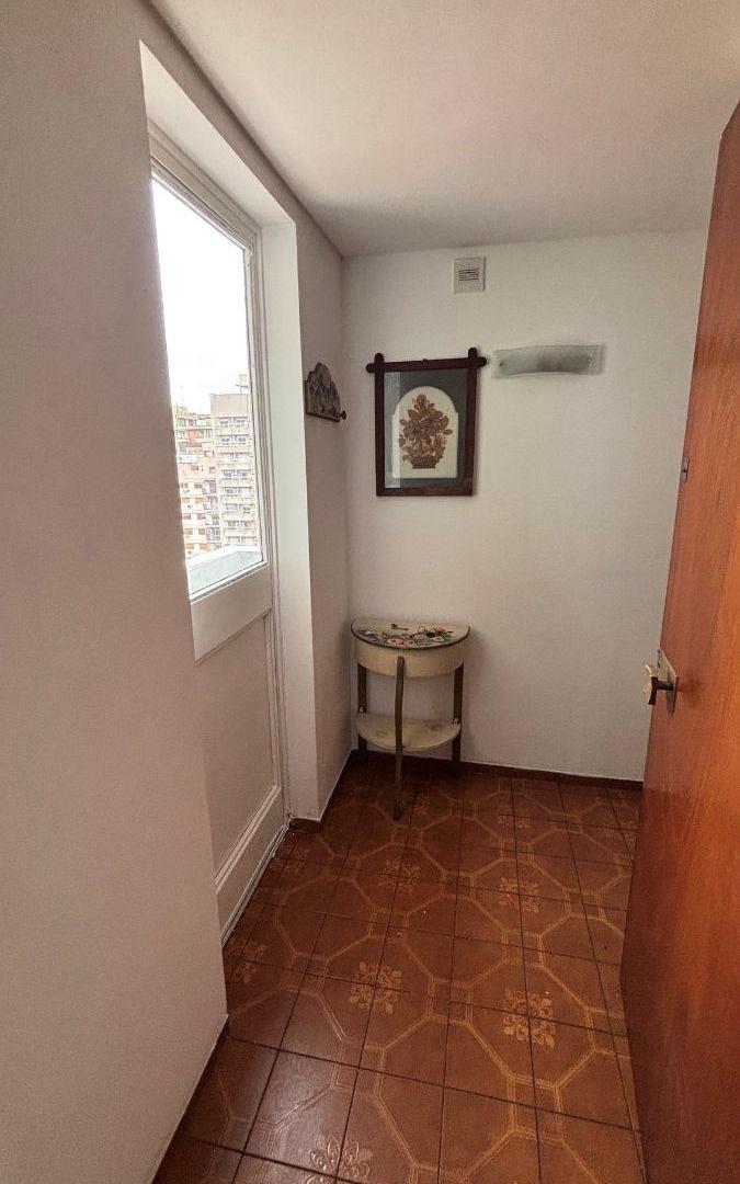 Foto de VENTA - Exc Depto de 2 1/2 amb. con balcon y totalmente al frente en la, imagen 2