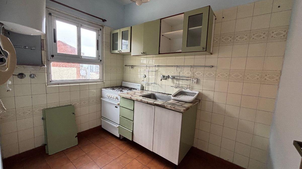 Foto de VENTA - Exc Depto de 2 1/2 amb. con balcon y totalmente al frente en la, imagen 5