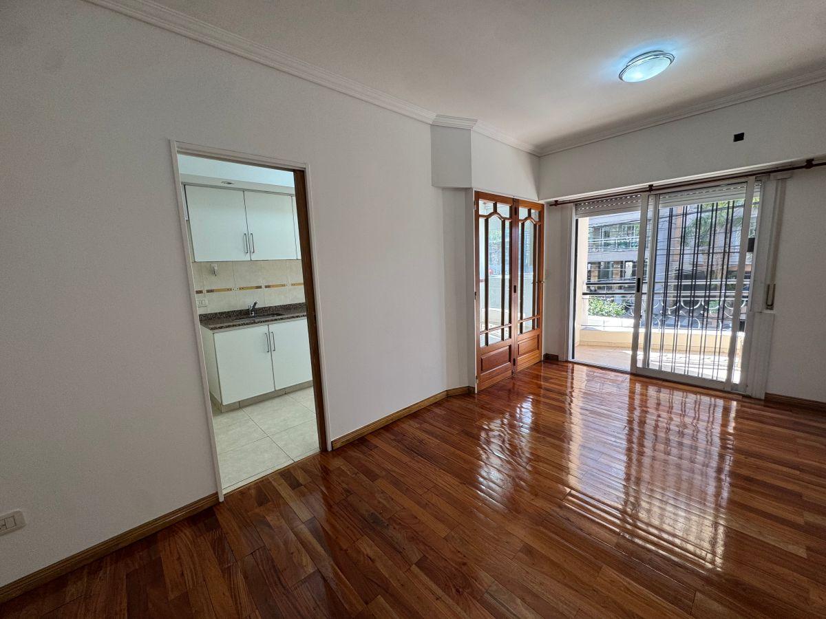 Foto de ALQUILER Hermoso y amplio Departamento de 2 amb. y medio con 2 balcones, imagen 4
