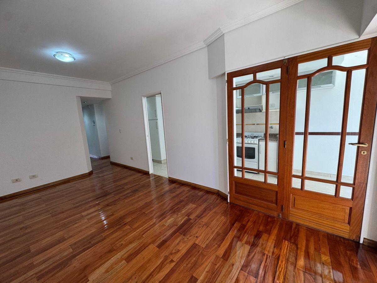 Foto de ALQUILER Hermoso y amplio Departamento de 2 amb. y medio con 2 balcones, imagen 2