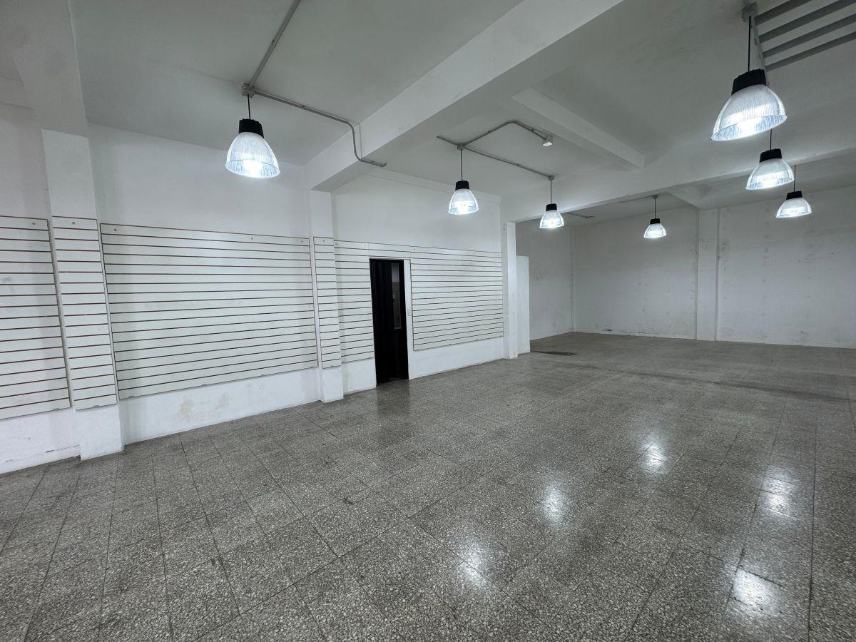 Foto de ALQUILER Amplio Local comercial a solo mts. de Av. Galicia, imagen 5
