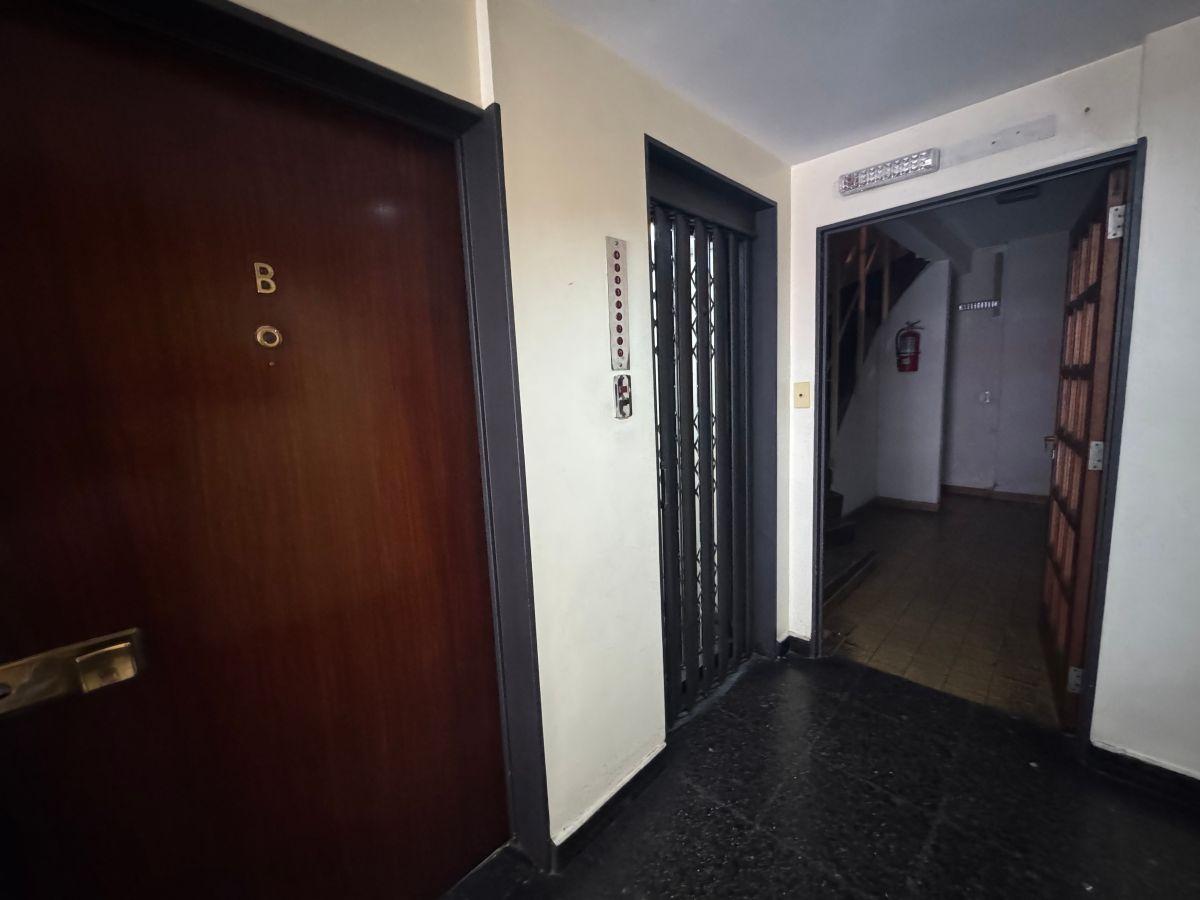 Foto de VENTA -Cómodo Departamento de 3 ambientes al frente, ubicado en una de, imagen 3
