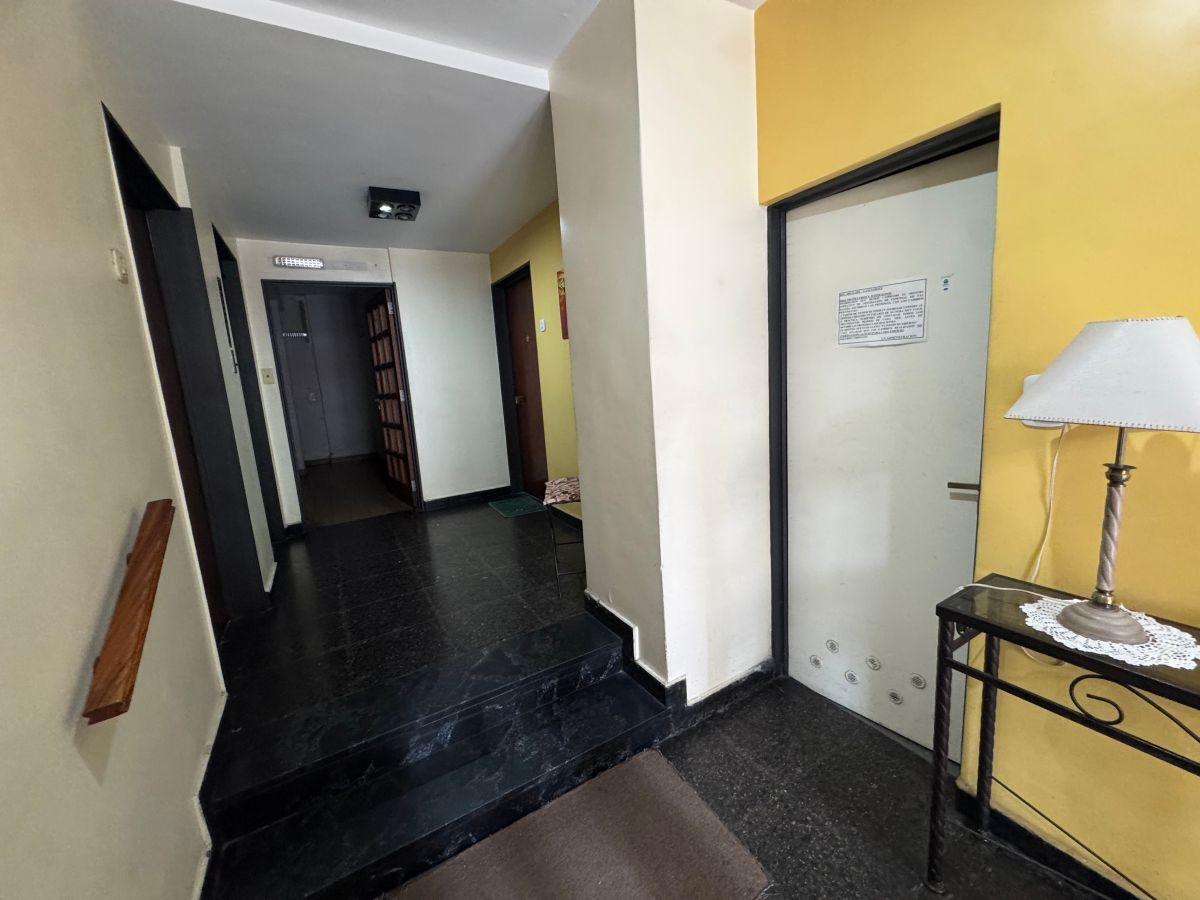 Foto de VENTA -Cómodo Departamento de 3 ambientes al frente, ubicado en una de, imagen 2