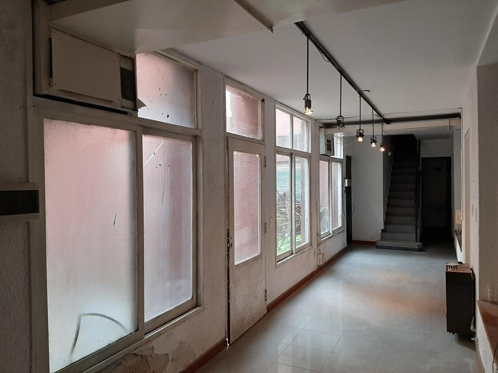 PH Tipo Casa con Patio, Sin Expensas, a m de Est. Martínez, a Remodelar. 3