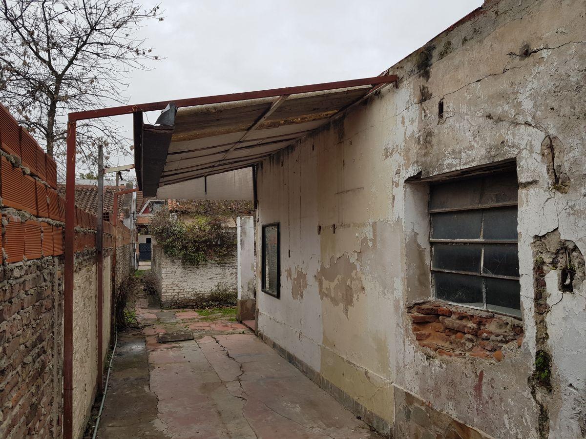 Foto de SAN ISIDRO BAJO - PH VENTA - 2 AMB CON PATIO - A REFACCIONAR, imagen 2