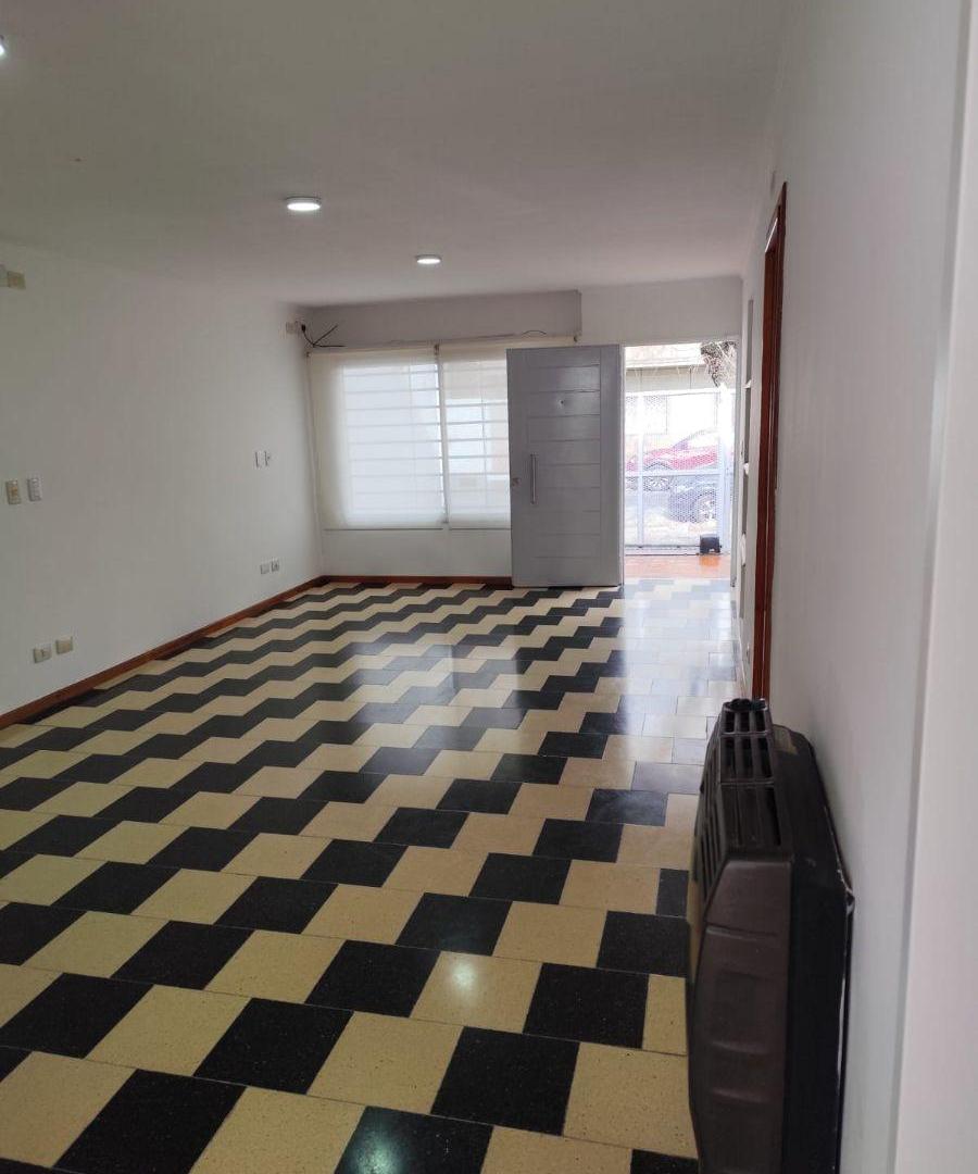 Foto de VILLA DEVOTO: LOTE PROPIO, CASA 3 AMBIENTES TODO A NUEVO, JARDIN ,GGE, imagen 5