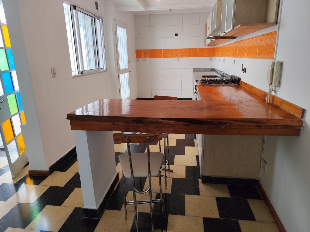 Foto de VILLA DEVOTO: LOTE PROPIO, CASA 3 AMBIENTES TODO A NUEVO, JARDIN ,GGE, imagen 3