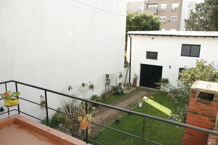 Venta Casa  8 ambientes en Coghlan | jardin | cochera 2