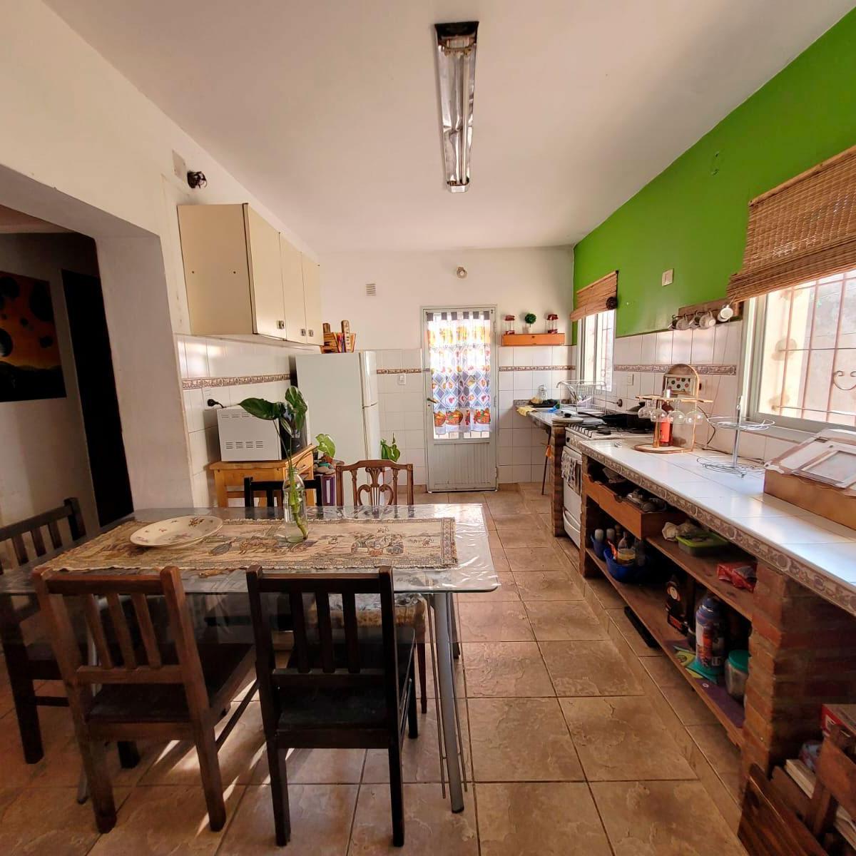 Solis 1100 - Casa de 6 Dorm. en Venta - Rosario Azcuenaga 4