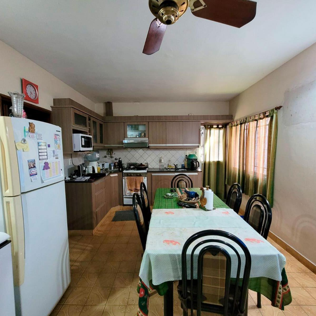 Solis 1100 - Casa de 6 Dorm. en Venta - Rosario Azcuenaga 2