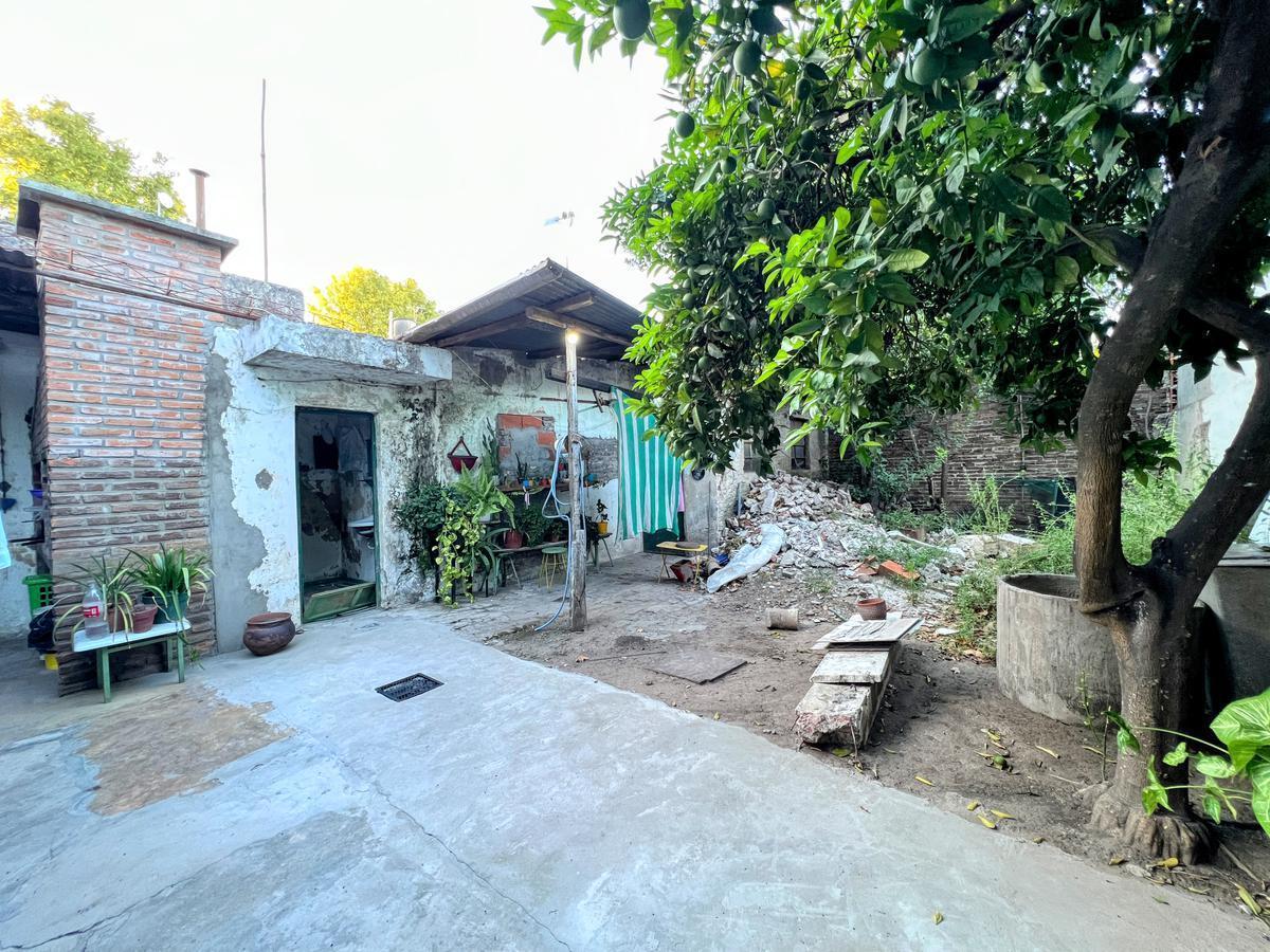 Ameghino 1200 - Casa de 2 dormitorios a reciclar - Rosario Matheu