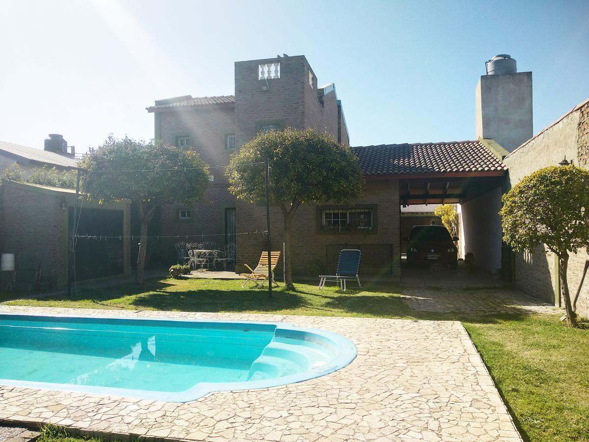 Casa de Tres Dorm. con Pileta en Venta en Rosario 3
