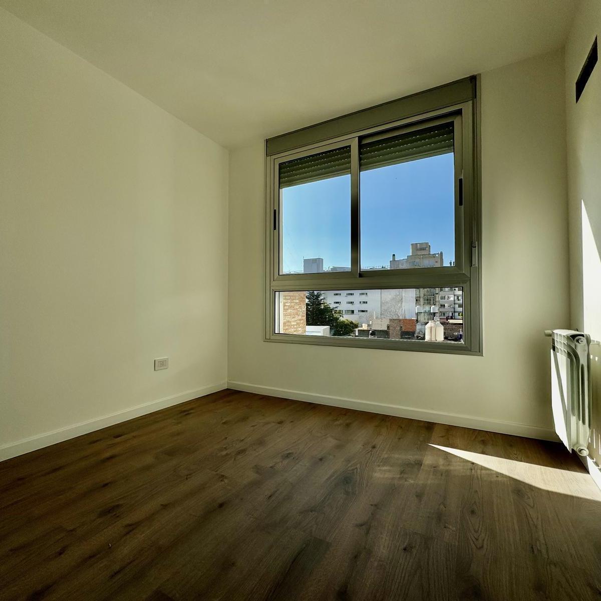 San Juan 1900 - PISO EXCLUSIVO DE 3 DORMITORIOS EN VENTA - Rosario, Centro