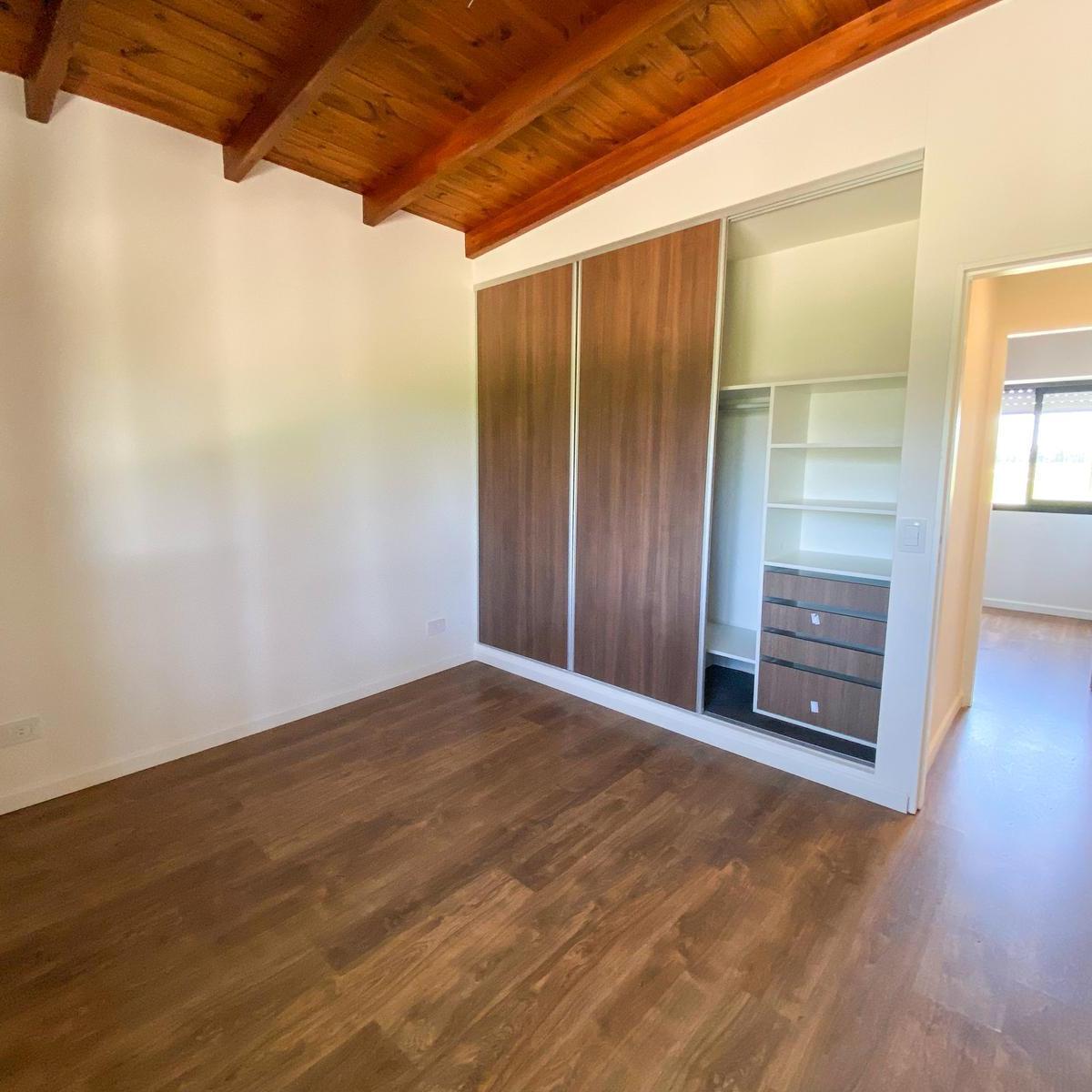 Foto de Condo del Pinar - Duplex dos dormitorios en venta en General Lagos, imagen 4