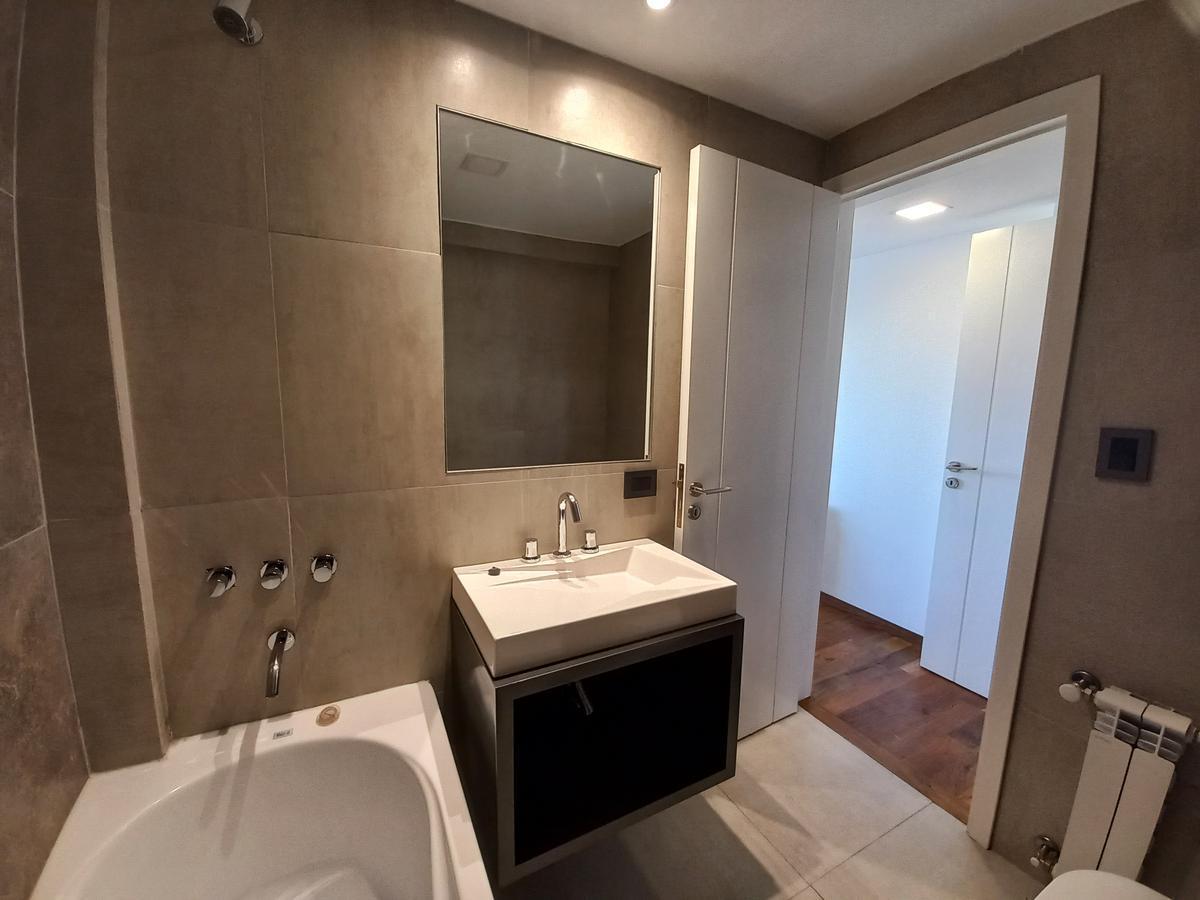 Av del Valle 2700 - Departamento de Tres Dorm. en Venta - Pichincha 5