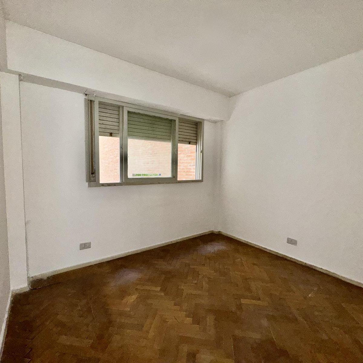 Corrientes 1800 - Departamento de 3 Dorm. en Venta 2