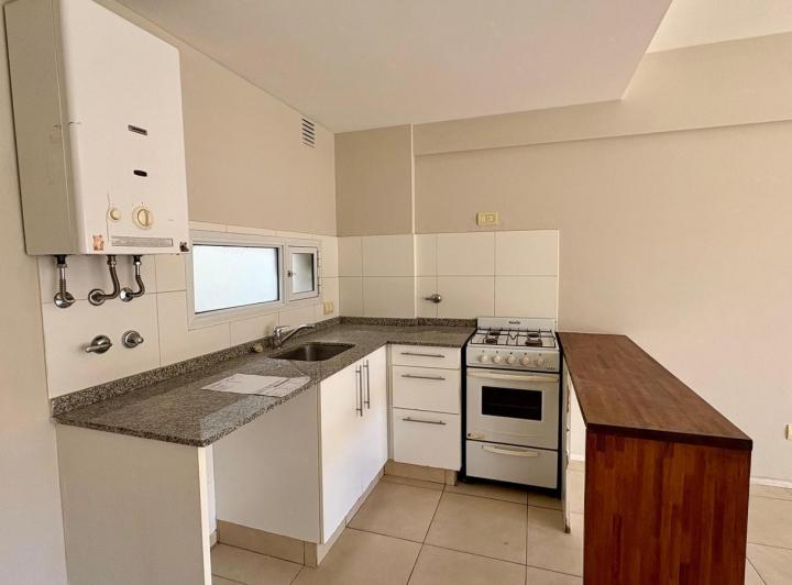 Crespo 300 - Departamento de un dormitorio en alquiler en pleno barrio pichincha. Rosario 3