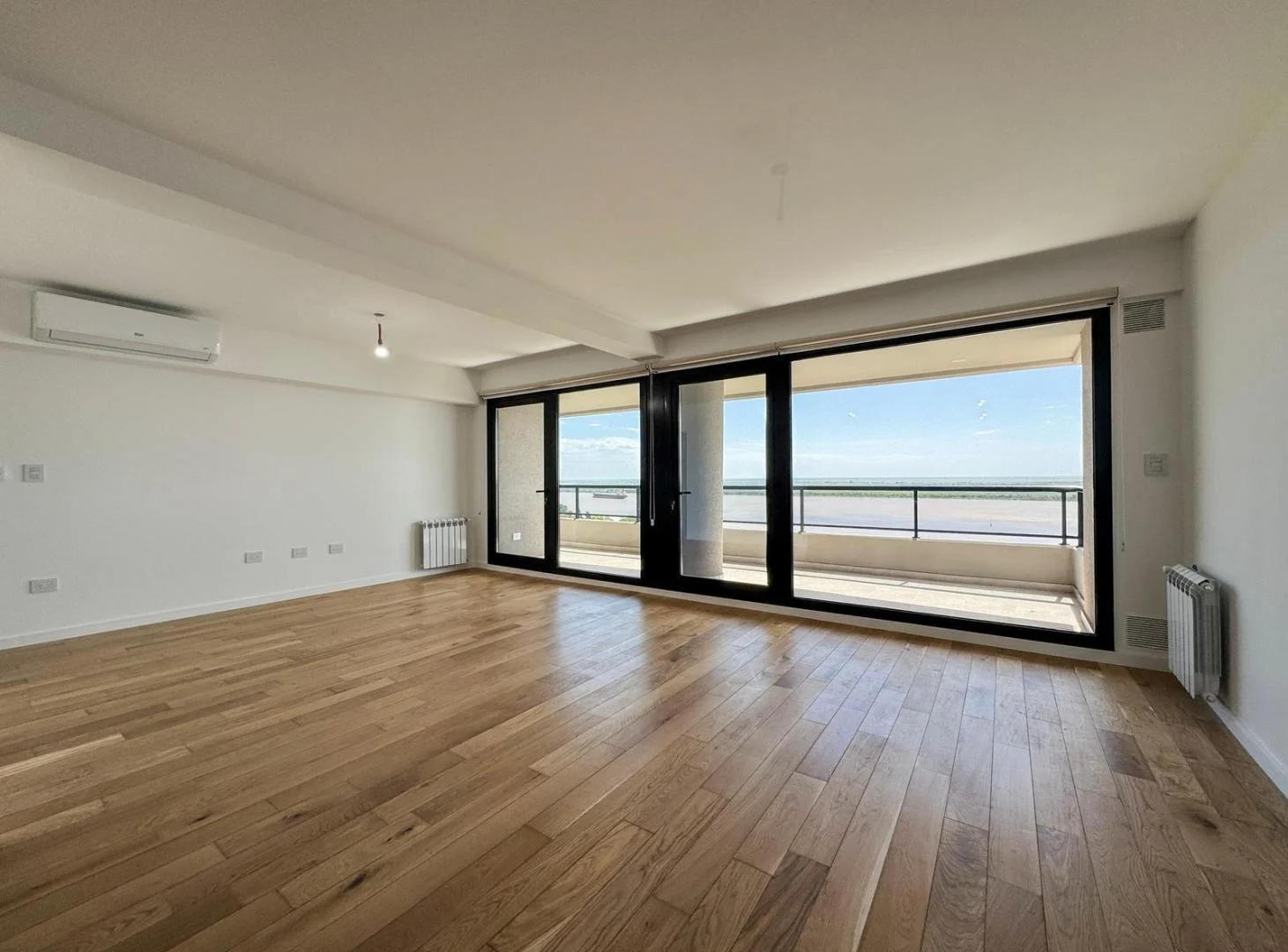 Av. Libertad al 100 - Piso exclusivo en venta 2 dormitorios - Barrio Martin