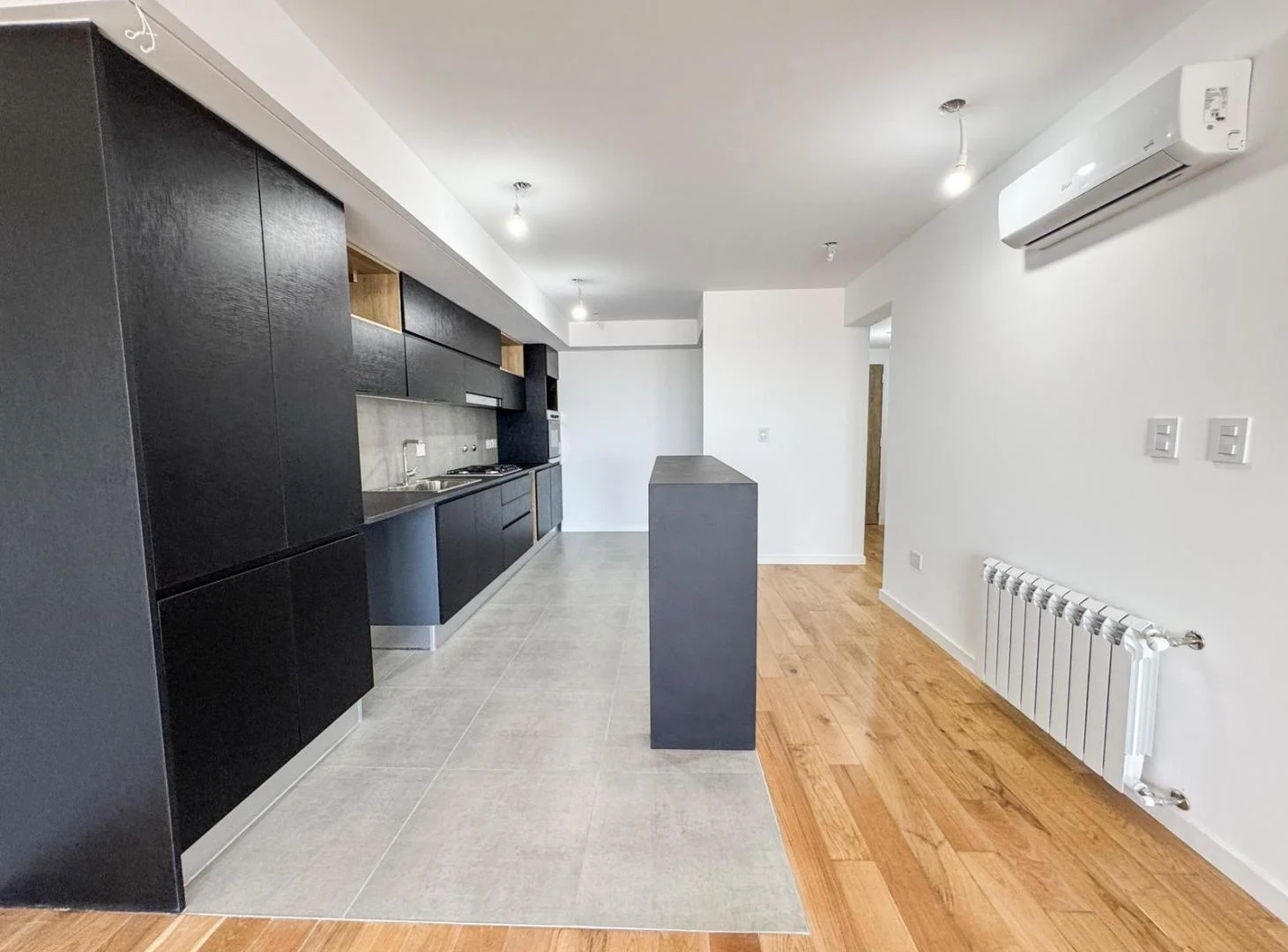Foto de Av. Libertad al 100 - Piso exclusivo en venta 2 dormitorios - Barrio, imagen 2