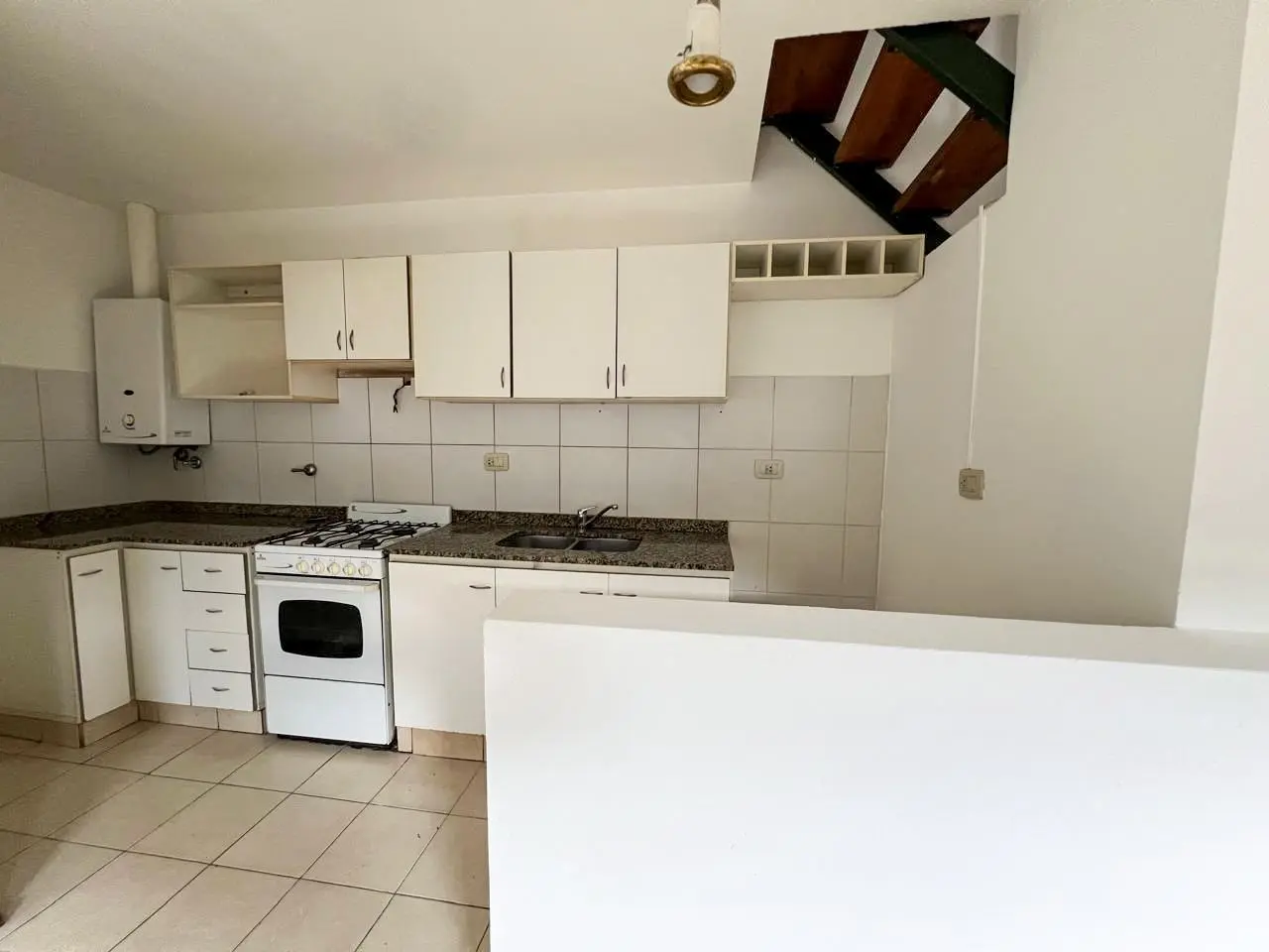 9 de Julio 4300 - Departamento dúplex de 2 dormitorios en Echesortu 4