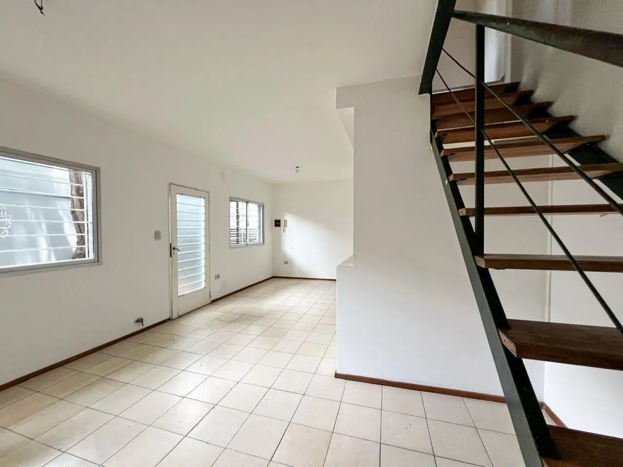 9 de Julio 4300 - Departamento dúplex de 2 dormitorios en Echesortu 1