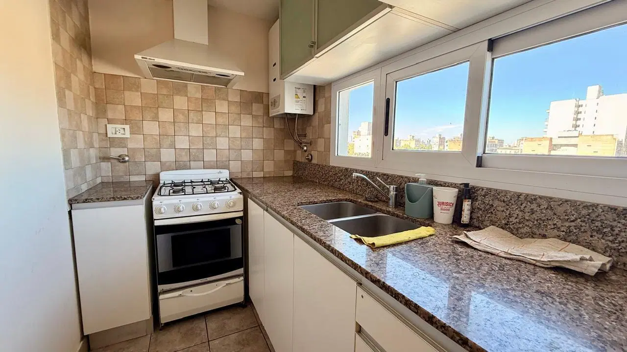 Brown  2800 - Departamento en alquiler de un dormitorio - Rosario, Pichincha 5