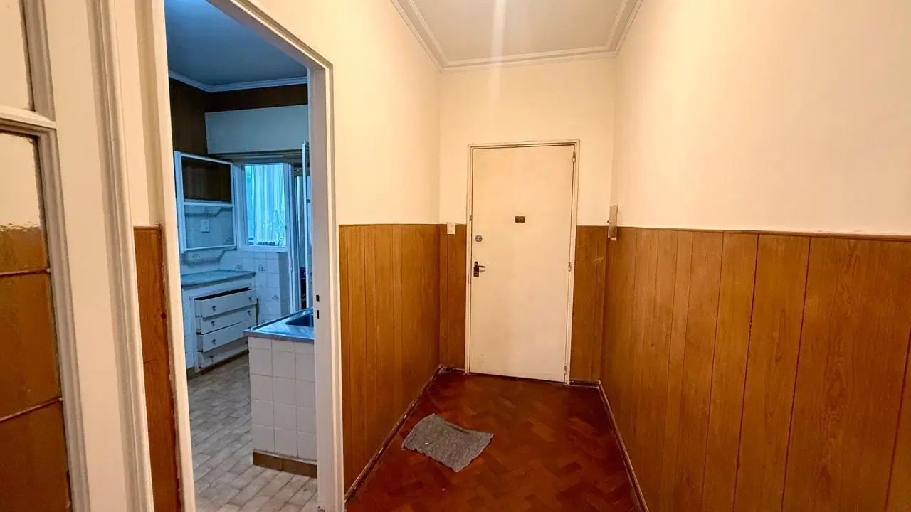 Departamento en alquiler de tres dormitorios con cochera, impuestos y servicios incluidos. 2