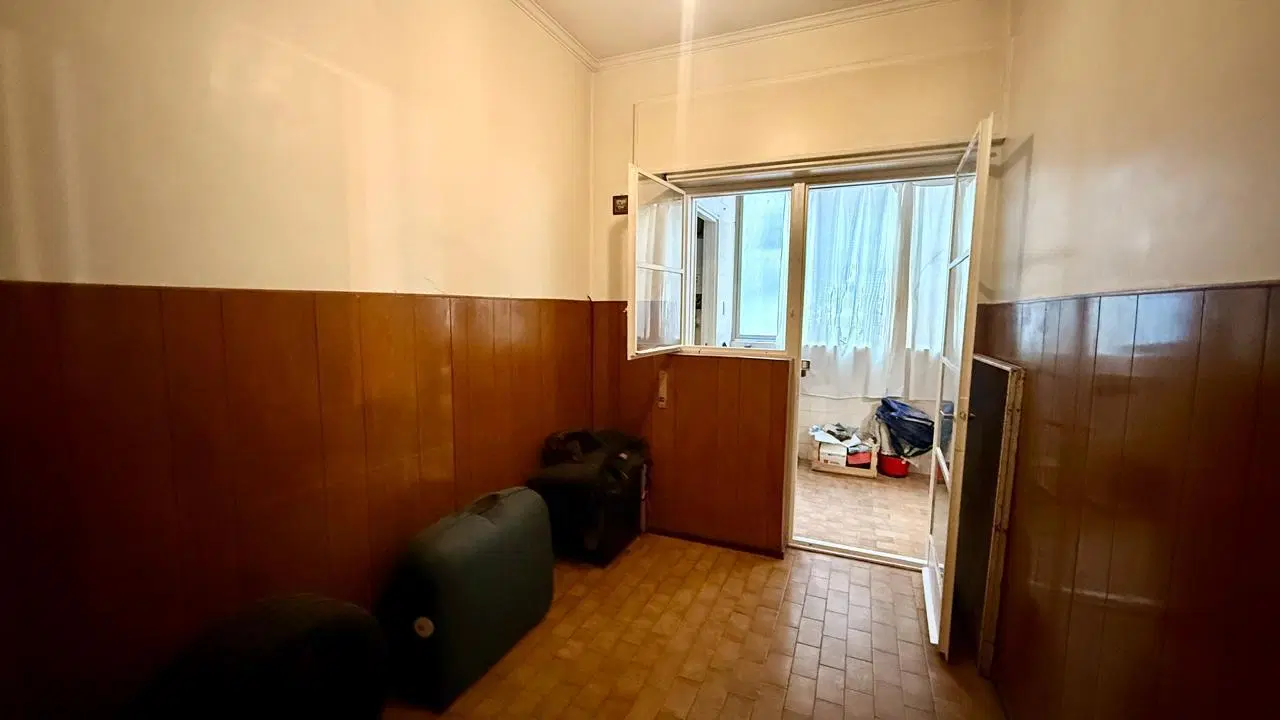 Departamento en alquiler de tres dormitorios con cochera, impuestos y servicios incluidos. 4