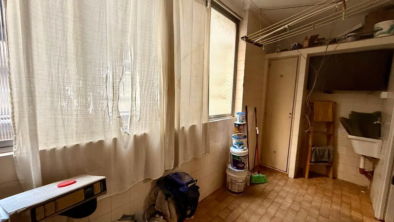 Departamento en alquiler de tres dormitorios con cochera, impuestos y servicios incluidos. 5