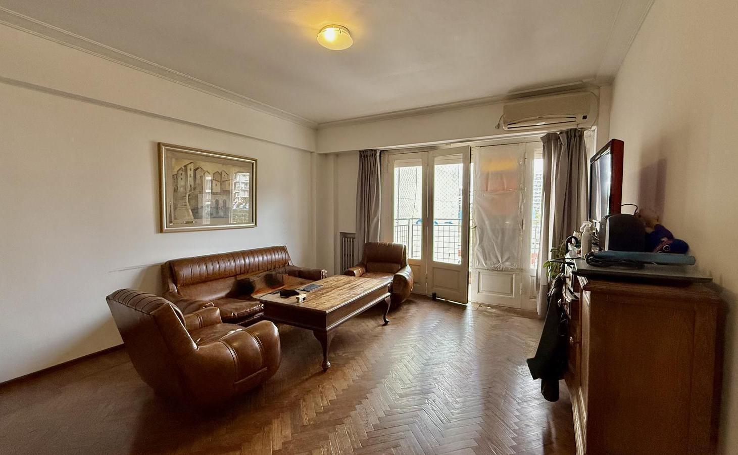 Foto de Departamento en venta de 2 dormitorios comodín con balcón | Paraguay y, imagen 3