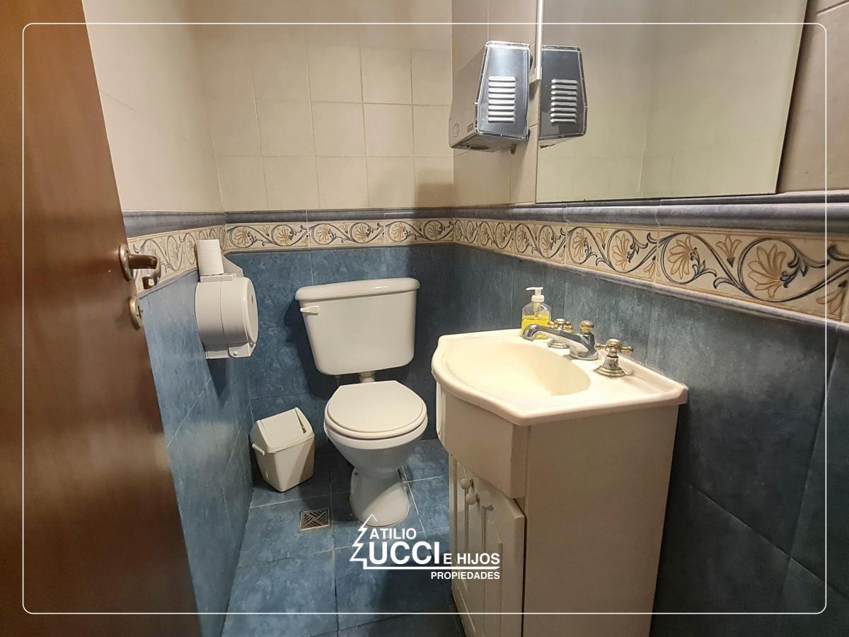 Chauvin. Cordoba 2700 Venta Chalet 4 Amb en Distrito C3. Sobre Esquina 4