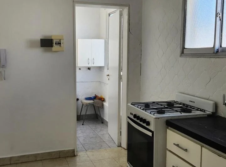 Alquiler 24 meses. DPTO 4 ambientes. La Perla  3