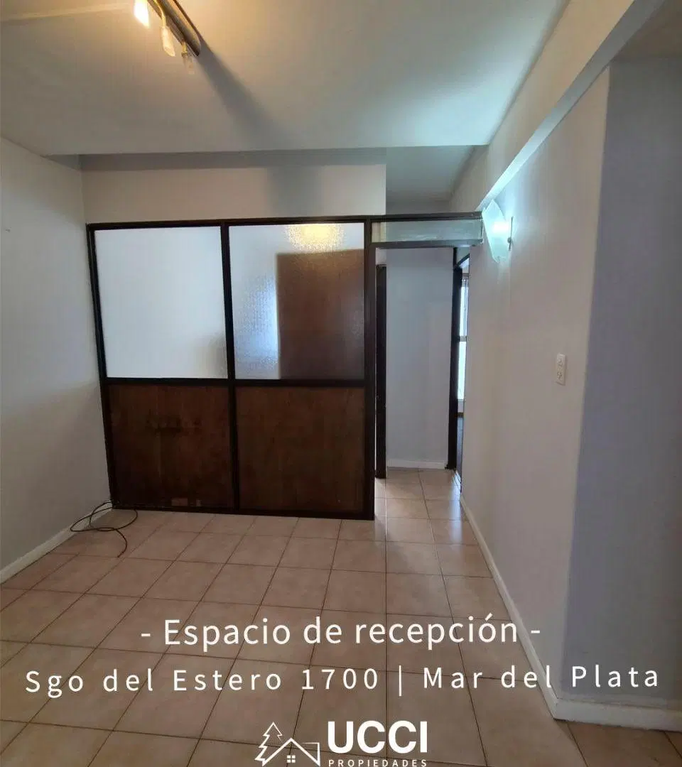 Venta Oficina con 3 despachos y recepción / seguridad y ubicación 4