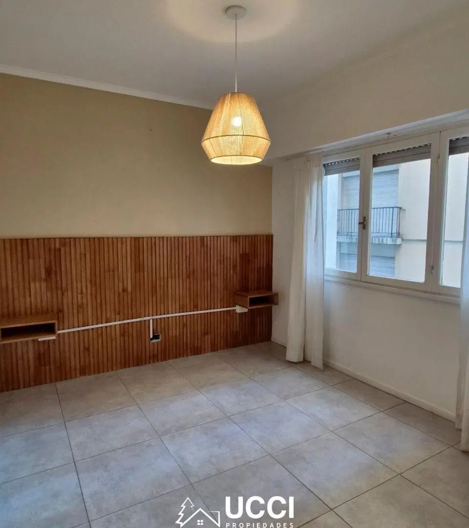 Alquiler 24 meses | Comodo departamento 2 ambientes a mts de AV Colón. 5