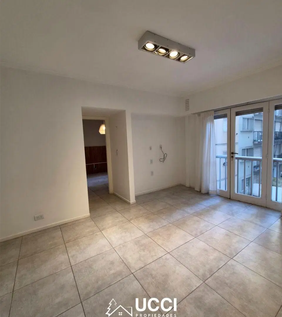 Alquiler 24 meses | Comodo departamento 2 ambientes a mts de AV Colón. 2