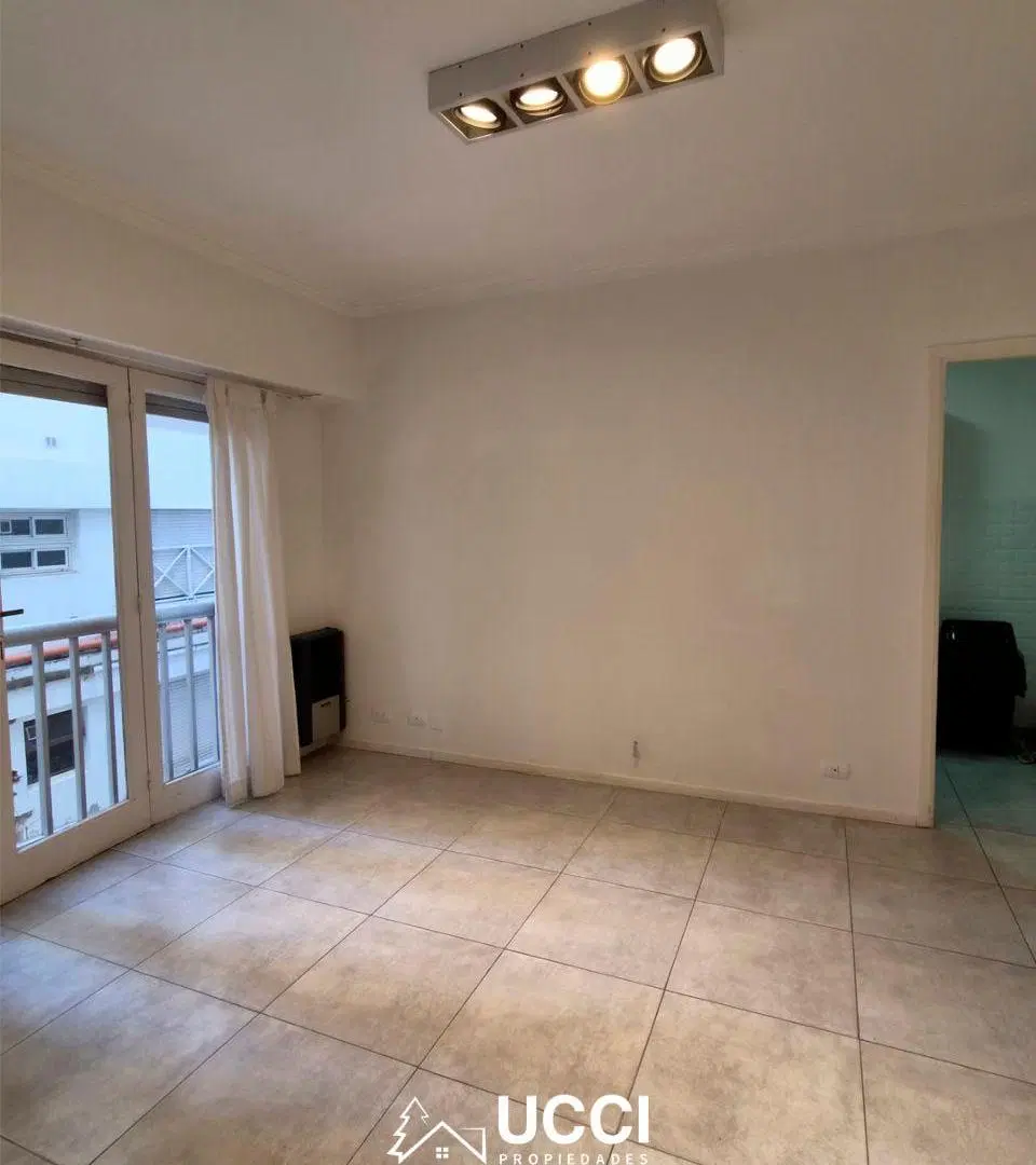Alquiler 24 meses | Comodo departamento 2 ambientes a mts de AV Colón. 3