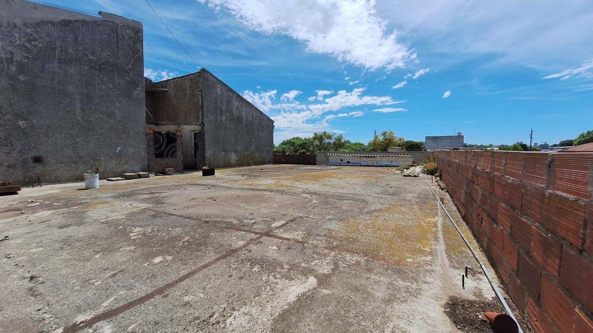 Venta Galpon o Local 130 m² C/ Casa 3 Amb y Parque 3