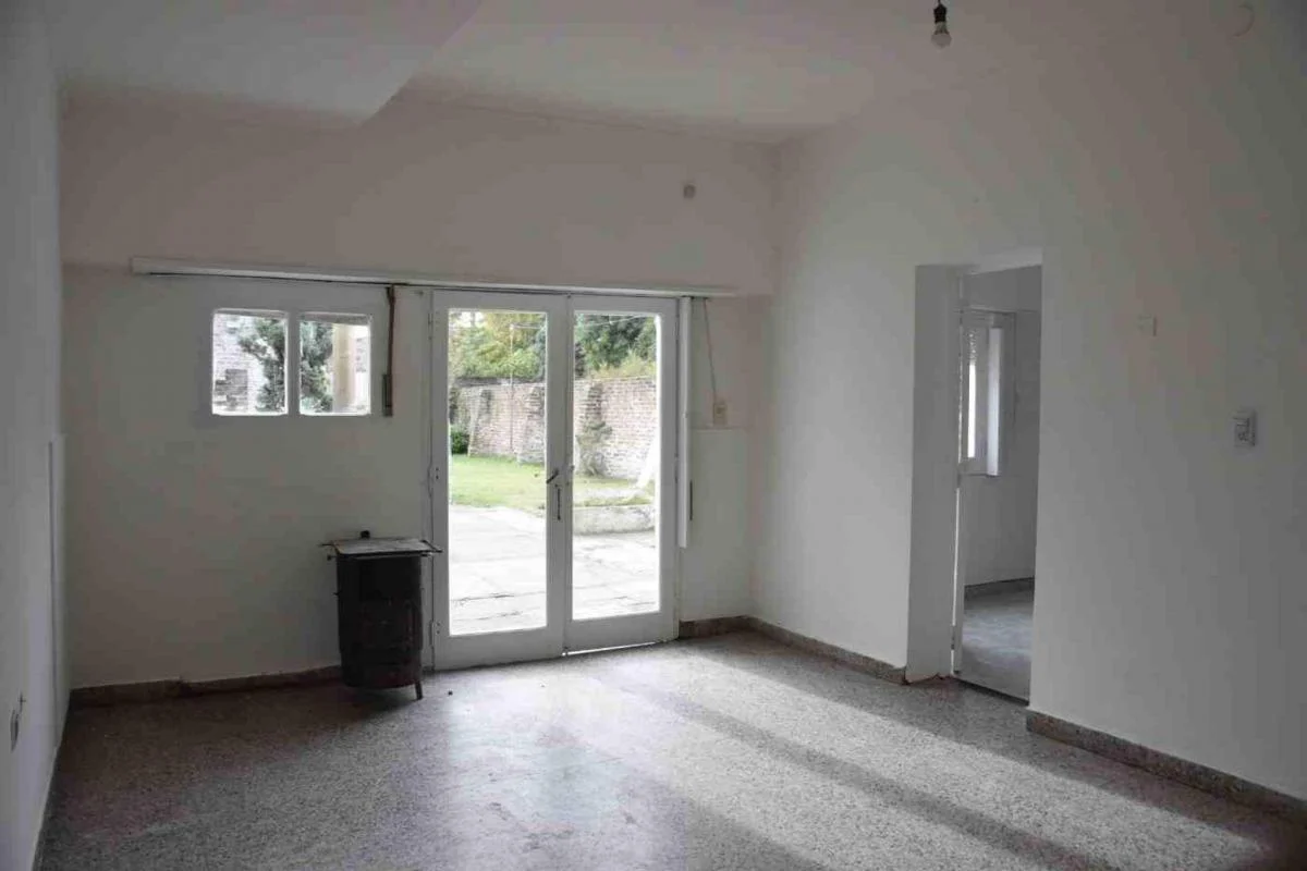 Venta Casa 4 Ambientes con Garage Centro Balcarce 3