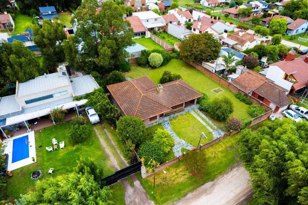 Venta Casa 4 Amb Sobre 3 Lotes en Santa Clara 2