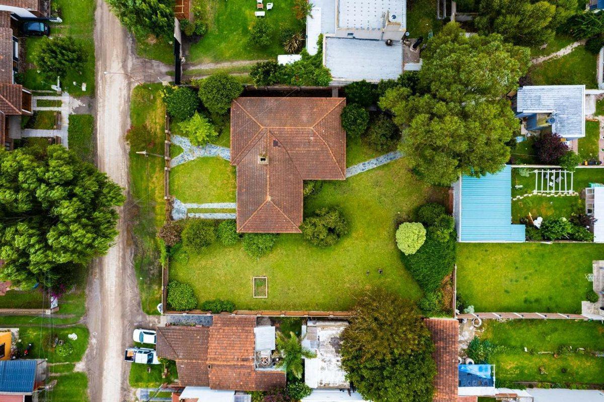 Venta Casa 4 Amb Sobre 3 Lotes en Santa Clara 5