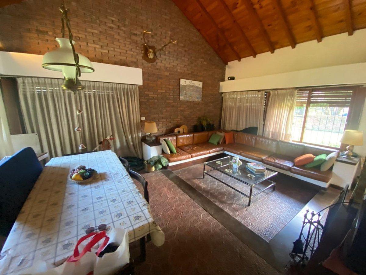 Venta Casa 4 Amb Sobre 3 Lotes en Santa Clara 1